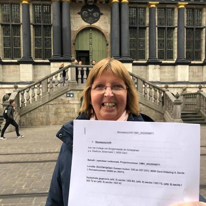 PVDA gemeenteraadslid Sonja Welvaert dient bezwaarschrift in tegen bouwplannen aan Overmeers
